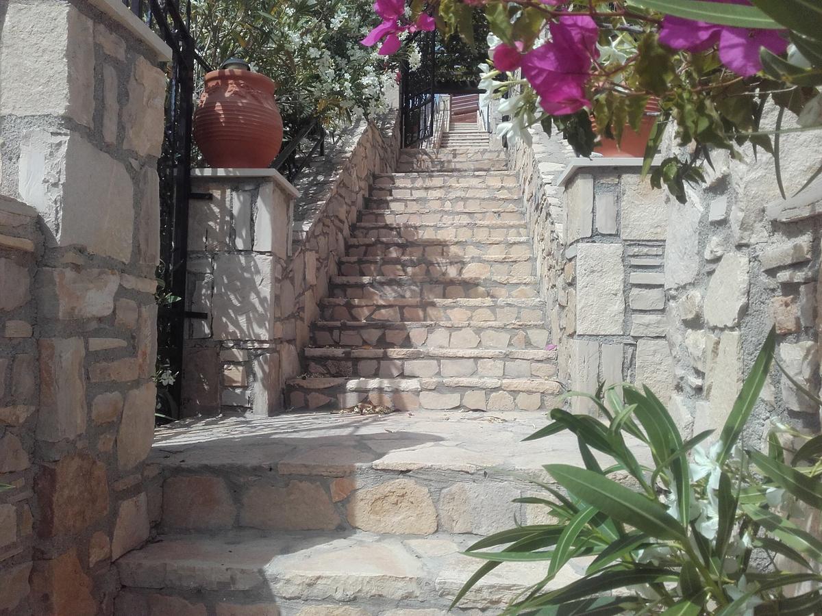 Koutsakis Kaloi Limenes