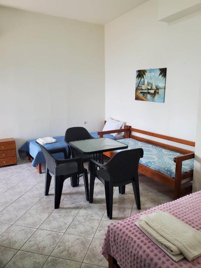 Koutsakis Apartment *